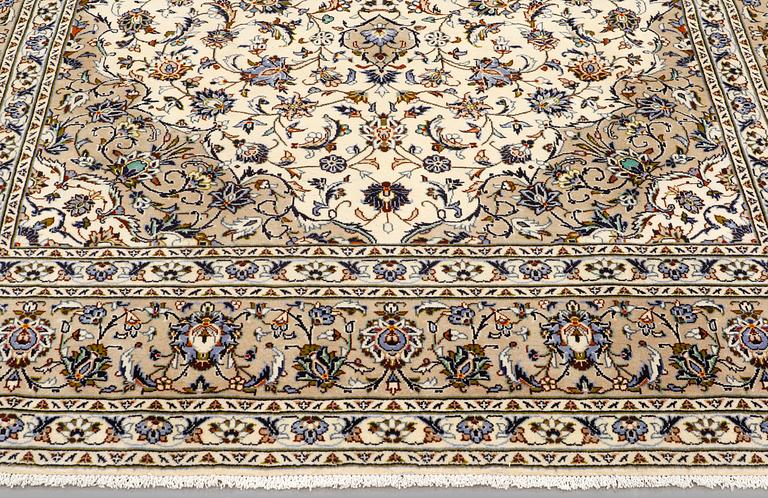 Matta, Keshan, ca 351 x 255 cm.