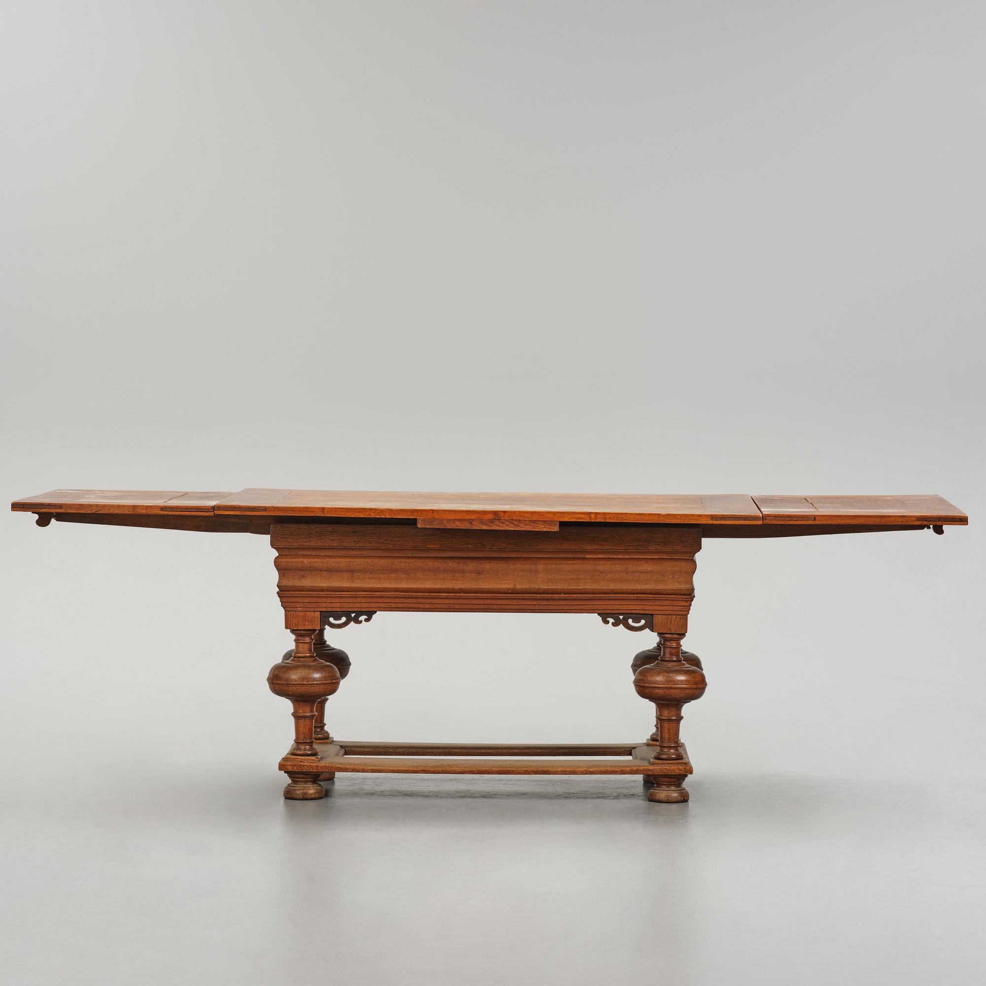 A Dutch baroque table, early 18th century.