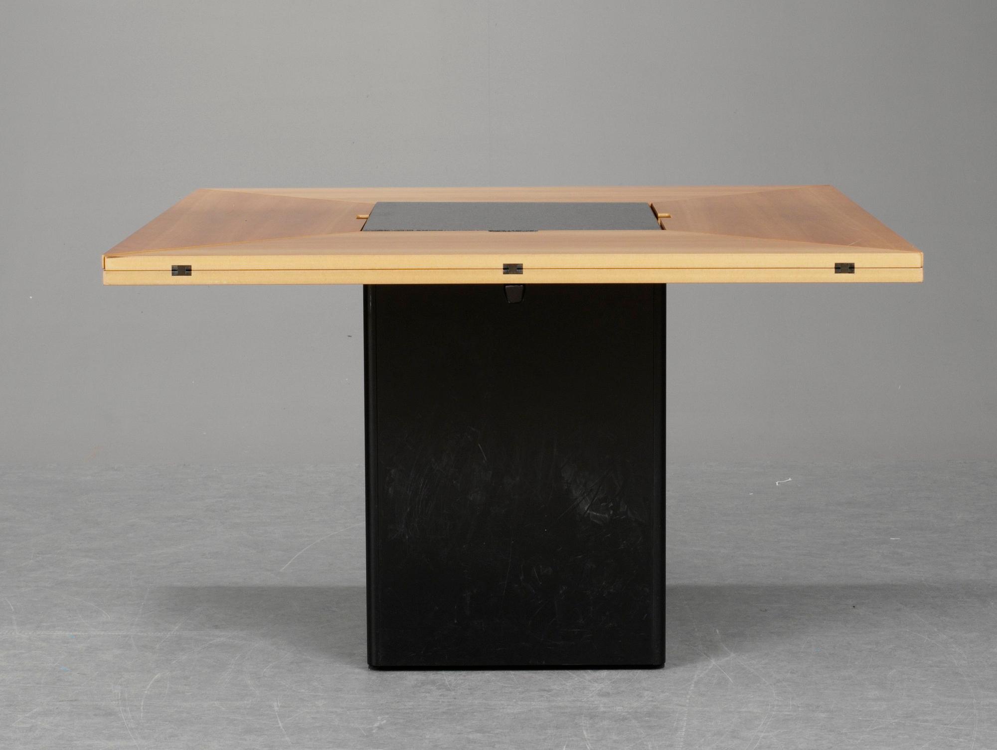 BOB VAN DEN BERGHE, matbord, "Cirkante", Van den Berghe-Pauvers, Gent, Belgien 2000.