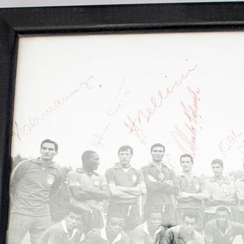 FOTOGRAFI MED AUTOGRAFER, Brasiliens landslag i fotboll, 1966.