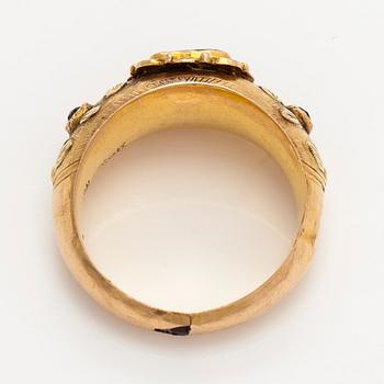 Ring, 18K gold, enamel, garnets, Bernt Erland Wallin, Tampere, second half of the 19th century.
