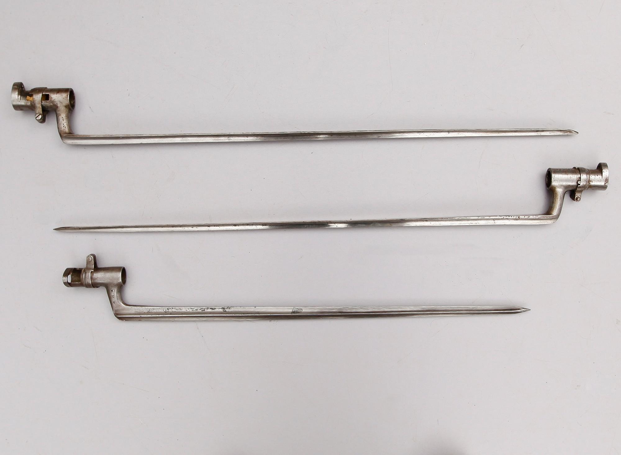 BAJONETTER, 3 st, stål, 1800-/1900-tal.