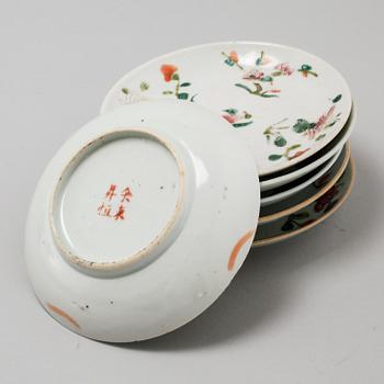 A collection of Chinese porcelain tableware,