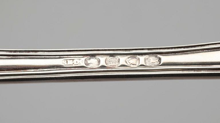 SERVERINGSSKEDAR, 2 st, silver, London 1800-tal. Vikt 164 g.