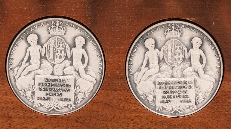 Leo Holmgren, medaljer 7 st  "Drottningar ur huset Bernadotte" silver Sporrong 1978 numread 27/1000.