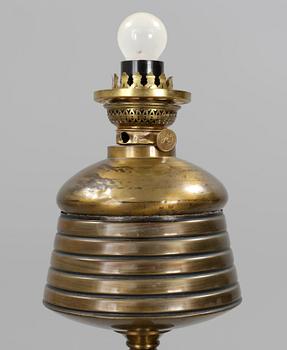 GOLVLAMPA, mässing, jugend, 1900-talets första hälft.