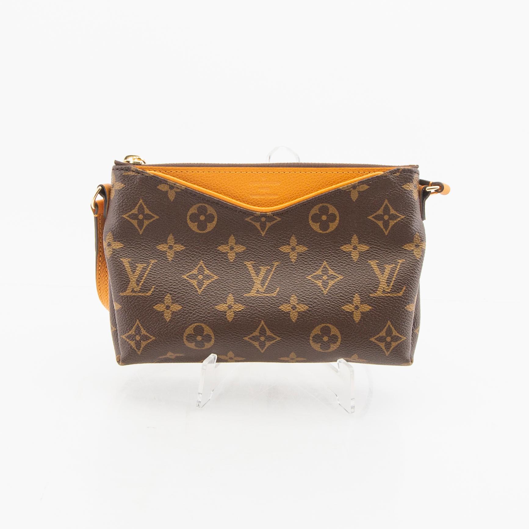 Louis Vuitton,  axelväska "Pallas Clutch".