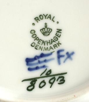 SERVISDELAR, 22 st, porslin, "Blå blomst", Royal Copenhagen.