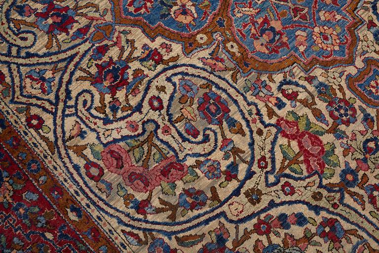 Matto, a semi-antique silk Kashan, ca 212,5-214,5 x 134,5-135,5 cm.