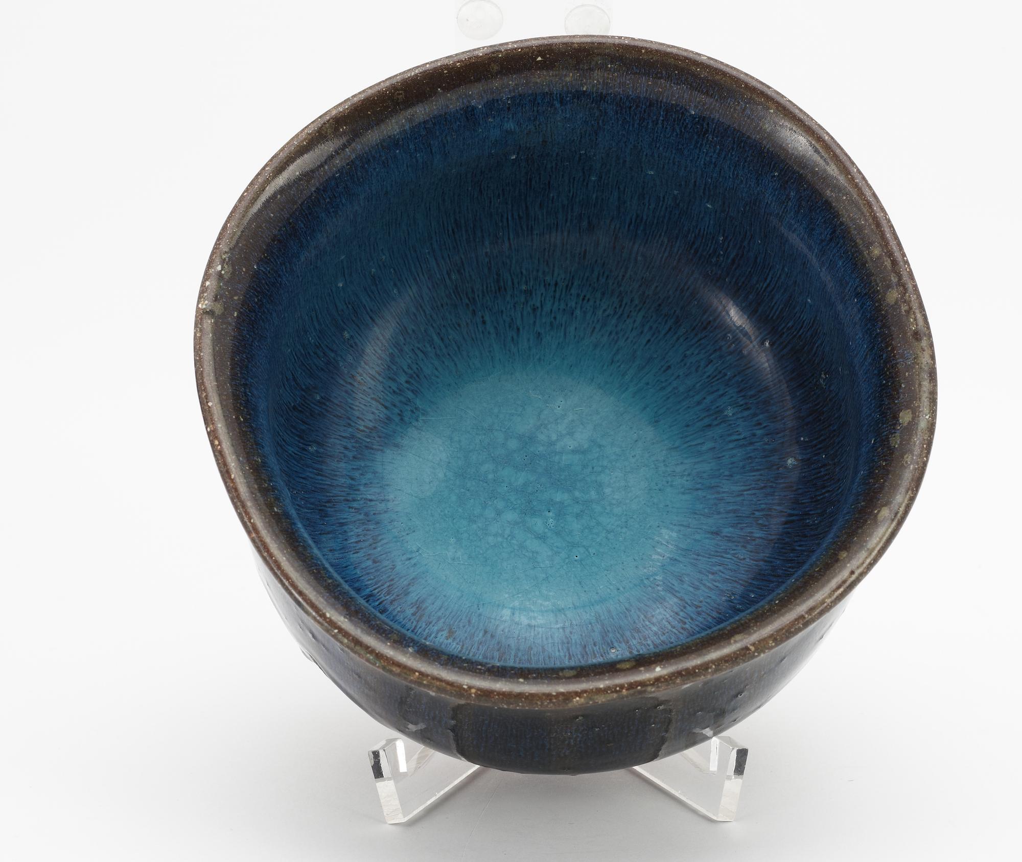 A Wilhelm Kåge 'Farsta' stoneware bowl, Gustavsberg studio 1956.