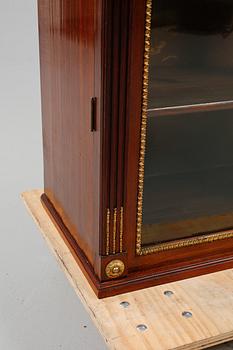BOKSKÅP,directoire-stil, 1900-talets första hälft.