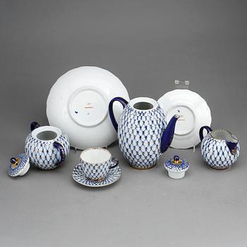 KAFFESERVIS, 15 delar, porslin, "Blue net", Lomonosov, Sovjet, 1900-talets senare del.