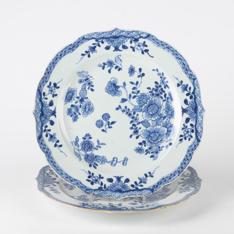 A pair of blue and white dishes, Qing dynasty, Qianlong (1736-95).