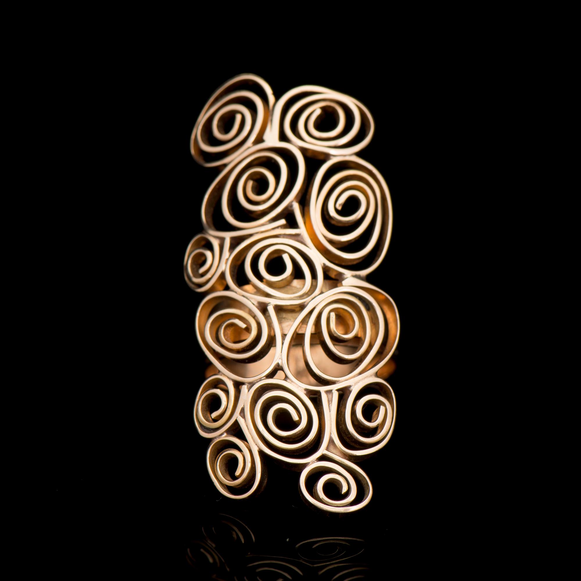 A LIISA VITALI RING, 14K gold. Helsinki Finland 1970.