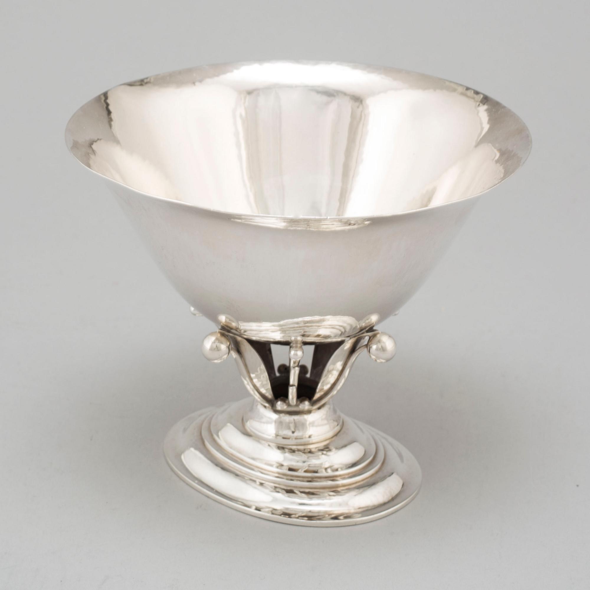 JOHAN ROHDE, skål på fot, sterling silver, Georg Jensen, Danmark, 1925-32.