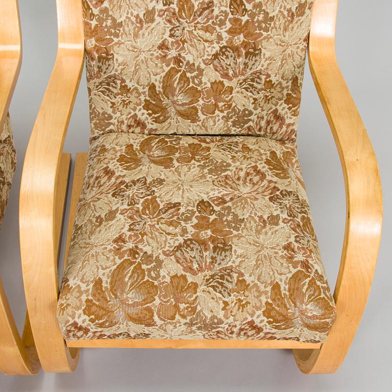 Alvar Aalto, fåtöljer ett par, modell 34 O.Y. Huonekalu- ja Rakennustyötehdas A.B. 1900-talets mitt.