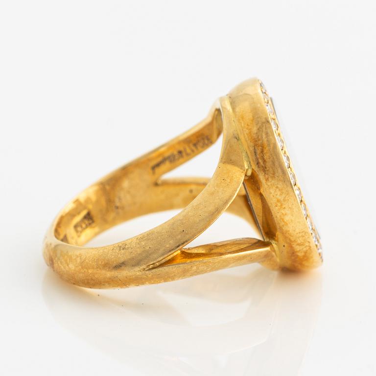 Chopard ring 18K guld med runda briljantslipade diamanter.