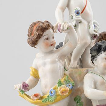 A porcelain figurine, late 19th century.