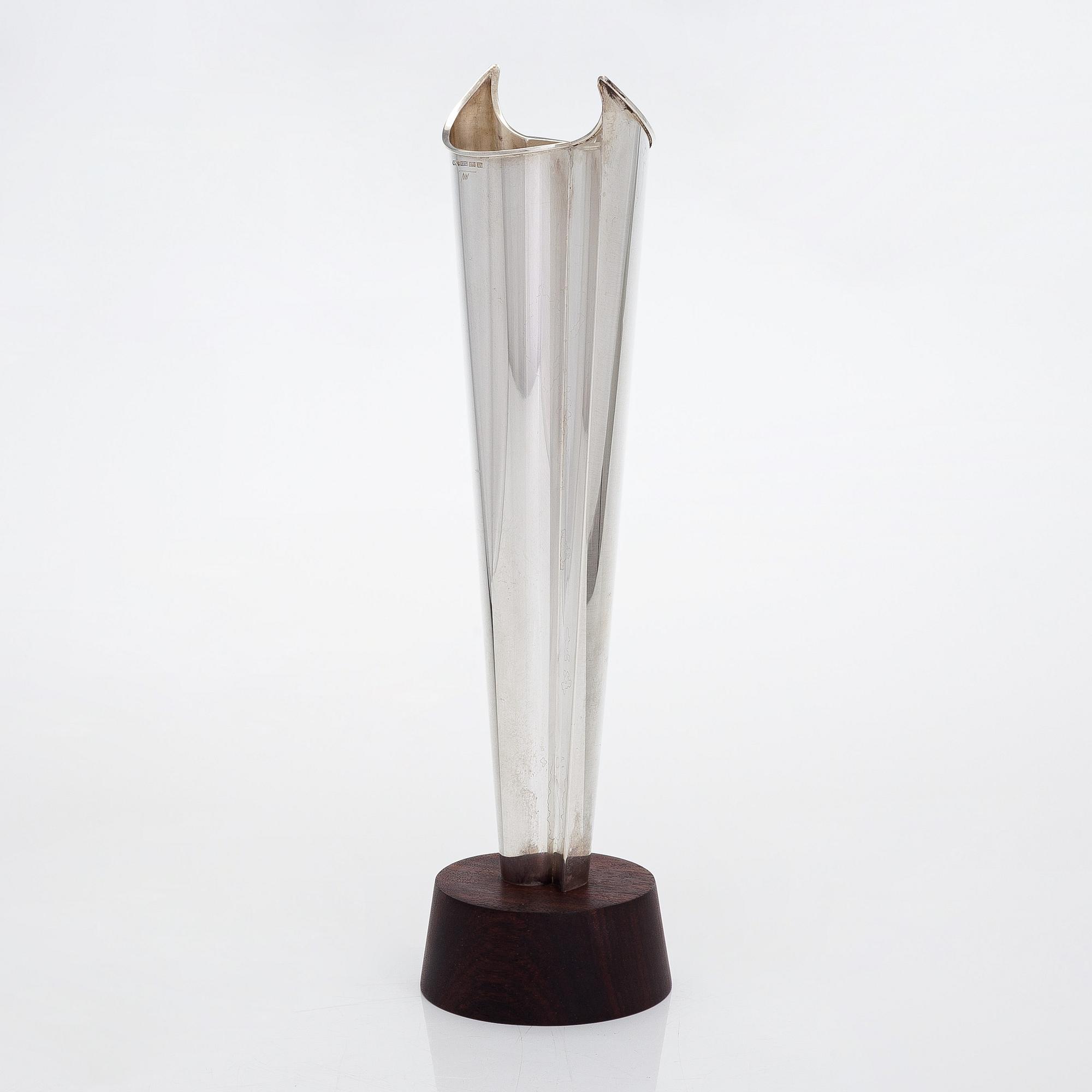 Tapio Wirkkala, vas, silver och palisander, TW 228, "Liekki" (Flamma), Kultakeskus, Tavastehus  1962.