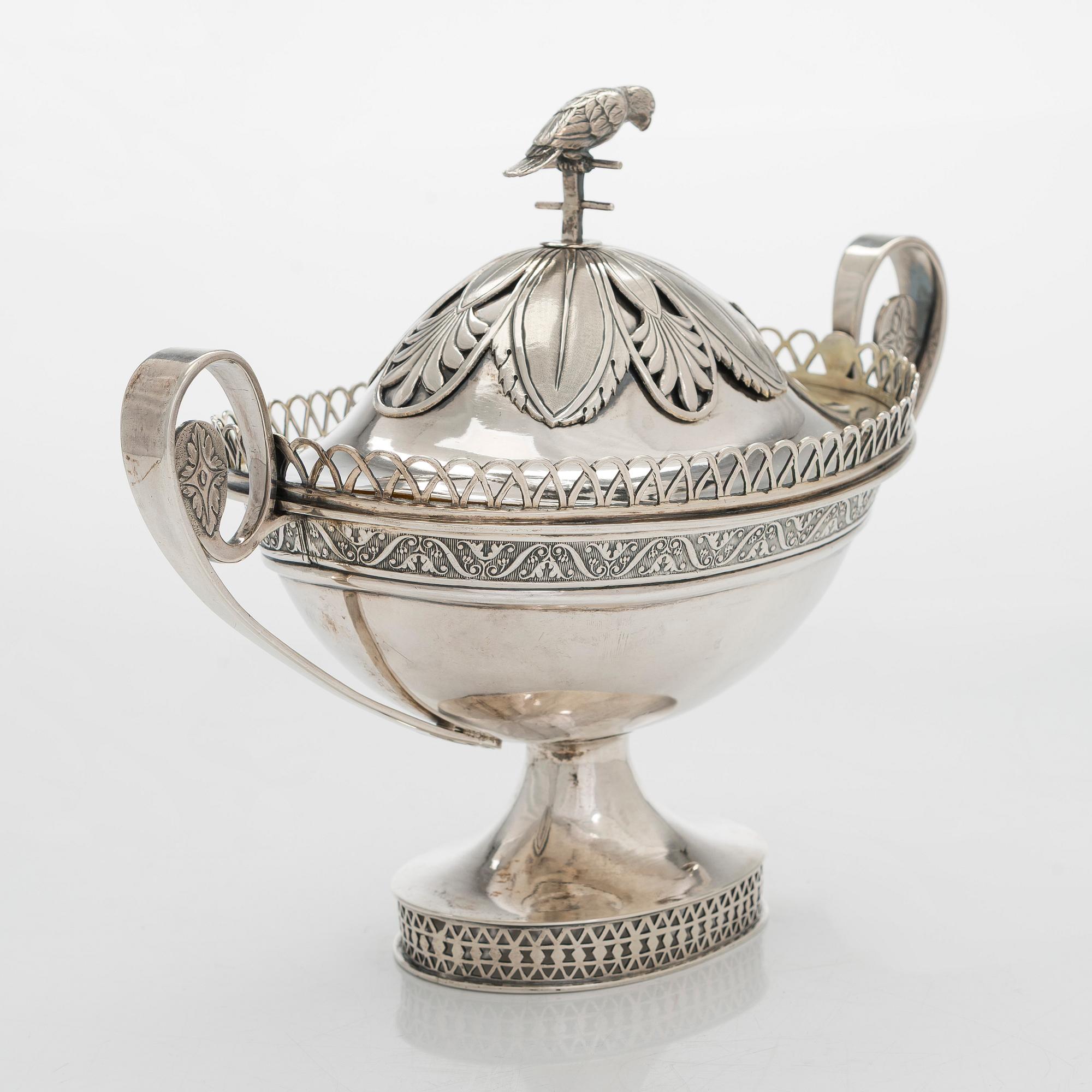 A  silver sugar bowl, St. Petersburg, first quarter of the 19th century, maker's mark G:L.