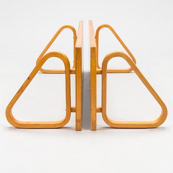 Alvar Aalto hylla, 2 st, modell 112. 1930-/40-tal.