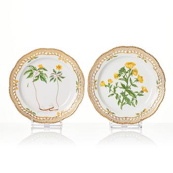 A set of six large Royal Copenhagen 'Flora Danica' dishes, Denmark, 20th Century.