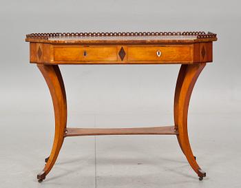DAMSKRIVBORD, empire/biedermeier. 1800-talets första hälft.