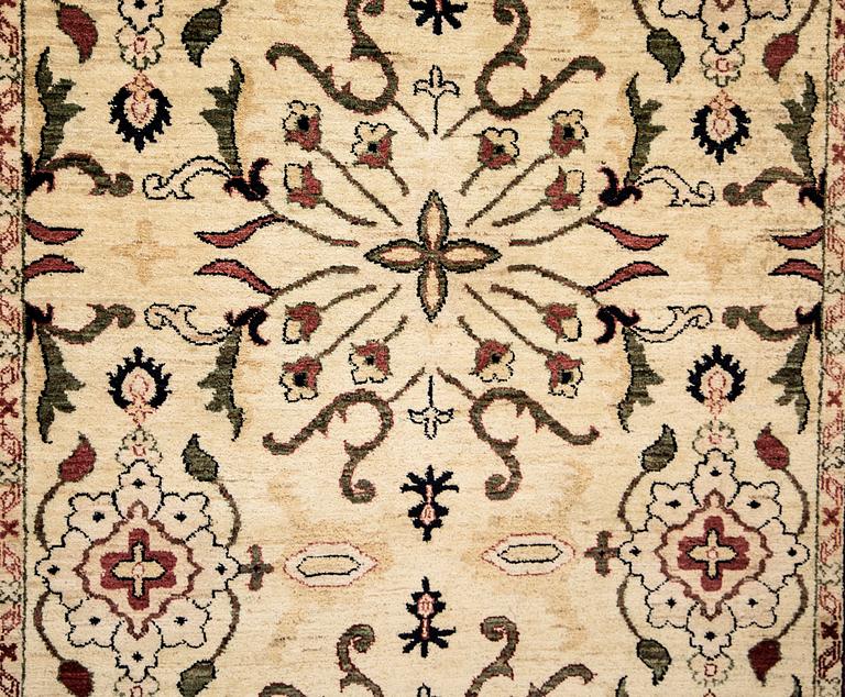 A rug, Ziegler design, ca 231 x 176 cm.