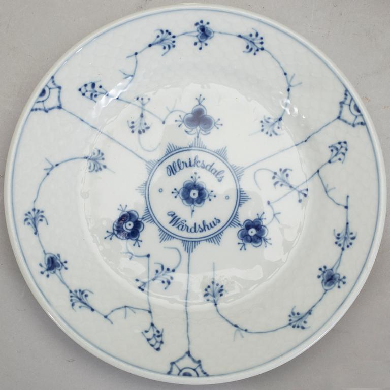 SERVISDELAR, 14 delar, bl a "Musselmalet", bl a Bing & Gröndahl, Villeroy & Boch och HK JMPORT, porslin 1900-tal.