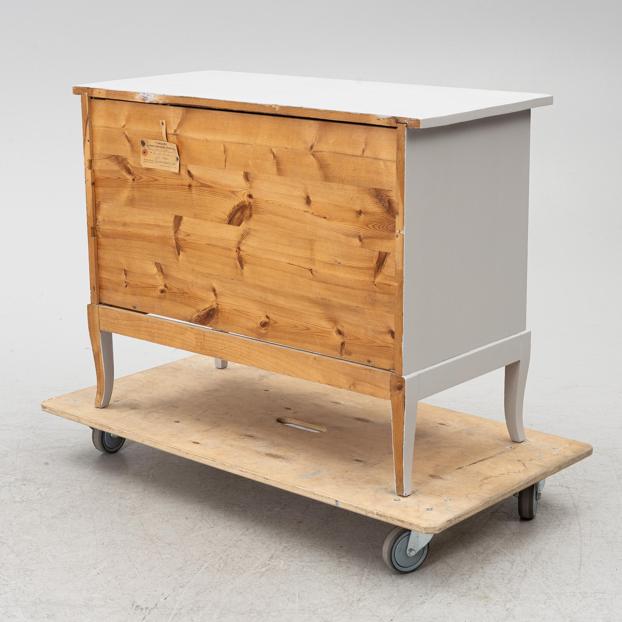 Chest of drawers, early 20th century,