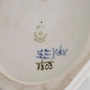 Royal Copenhagen, Kynttilänjalkoja, 2 kpl "Musselmalet" sekä malja B&G, Tanska.
