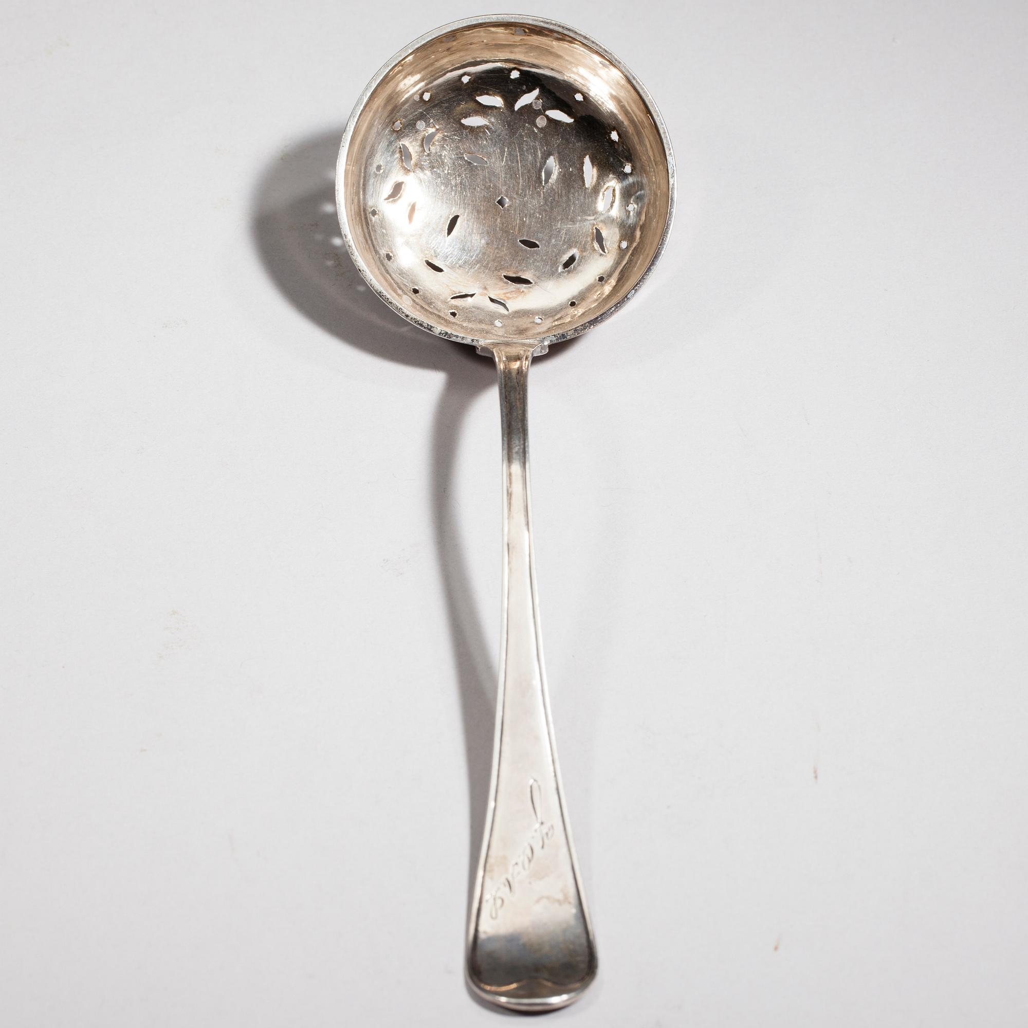 SOCKERSTRÖARE, silver, Åbo 1790, Olof Lundgren, vikt 52 g.