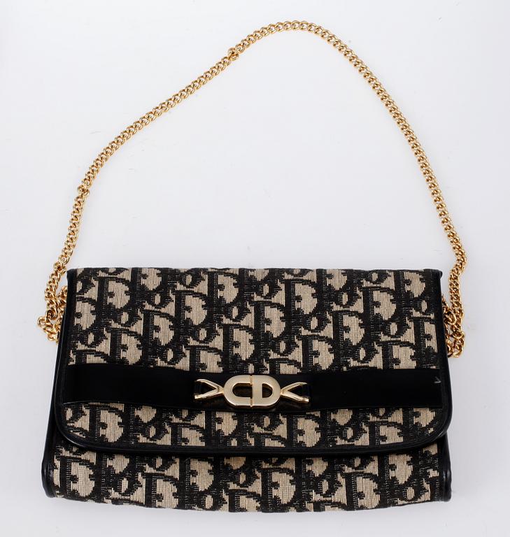 AXELREMSVÄSKOR, 2st, Dior, 1970-tal.