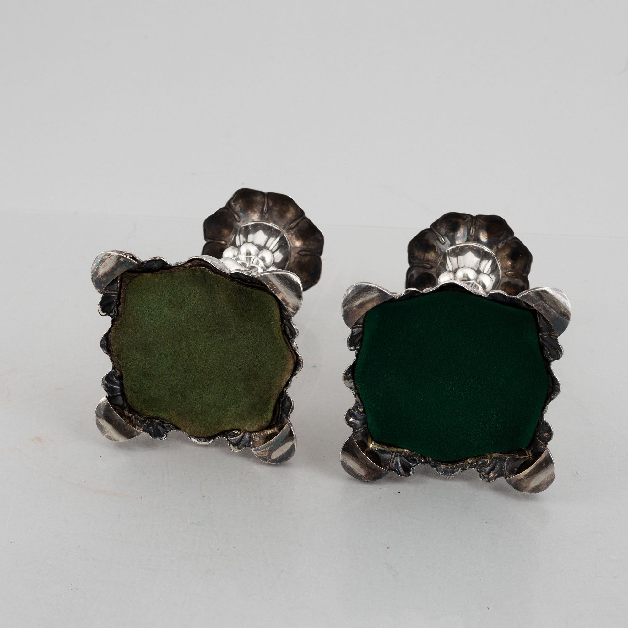 CG Hallberg, ljusstakar, ett par, silver, barockstil, Stockholm 1943.