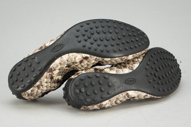 SKOR, Tod's.