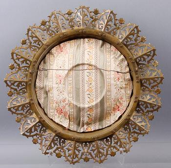 VÄGGPLAKETTER, 2 st, porslin och mässing. Renässansstil, 1800/1900-tal.