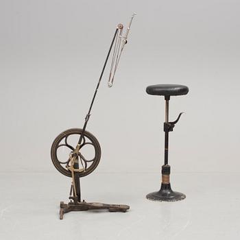 TANDLÄKARSTOL med TILLBEHÖR, 4 delar, omkring år 1900.