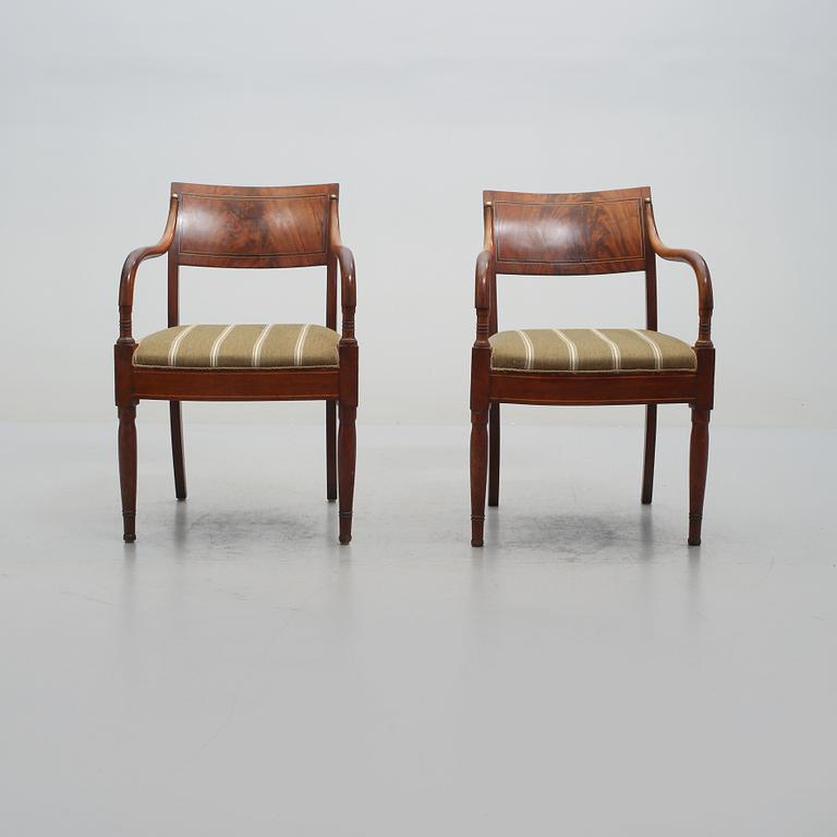 KARMSTOLAR, ett par, Karl-Johan, 1800-talets första hälft.