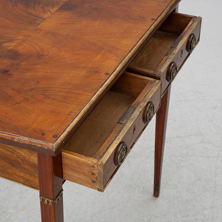 A late-Gustavian style desk with older parts, around 1900.