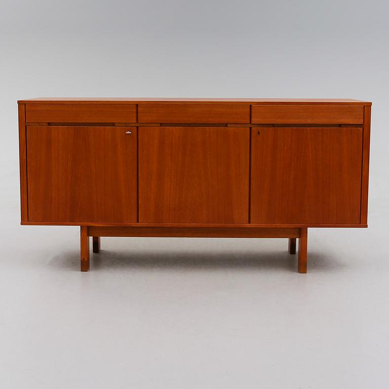 SIDEBOARD, 1900-talets andra hälft.
