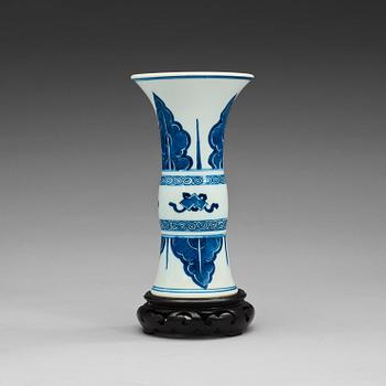 A blue and white Gu shaped vase, Qing dynasty, Kangxi (1662-1722).