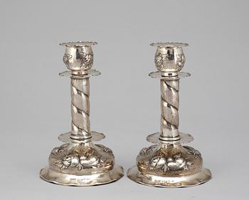 44. A pair of Swedich candlesticks, Makers mark of CG Råström, Stockholm 1946.