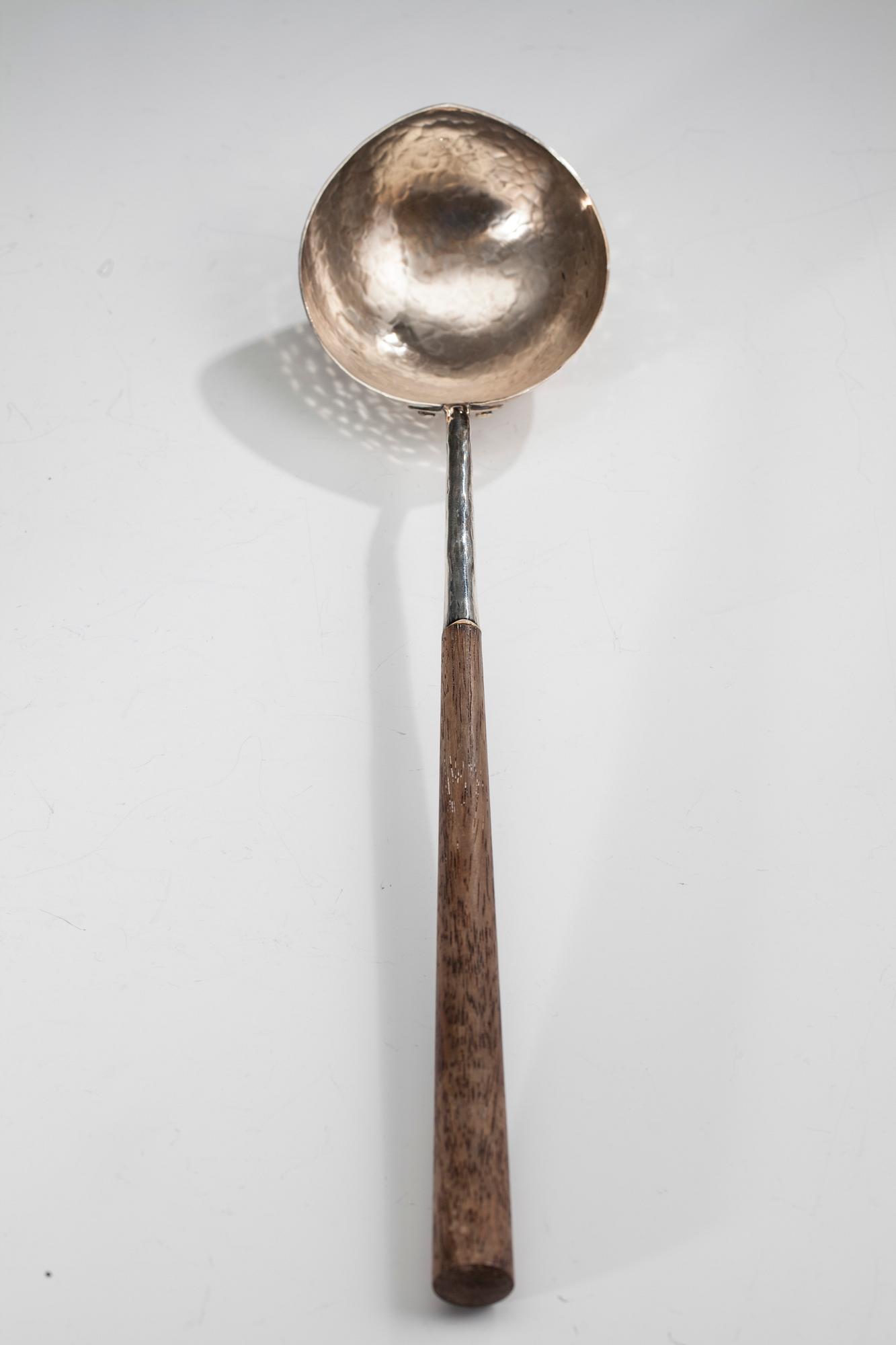 SKÅL OCH BÅLSLEV, sterling silver och rosenträ, Tapio Wirkkala, signerad TW. Kultakeskus, Tavastehus 1972.