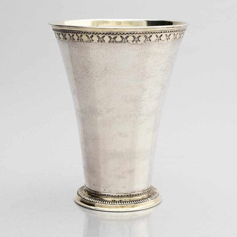Anders Schotte, bägare, delvis förgyllt silver, Uddevalla 1777. Gustaviansk.