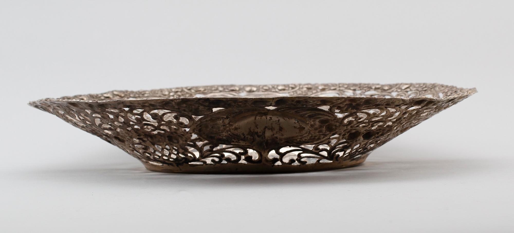 FAT, silver (830), svenska importstämplar, 1900-talets första hälft. Total vikt 985 g.