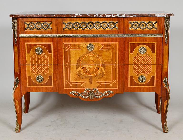 BYRÅ, gustaviansk stil, sk Hauptkopia, 1900-talets andra hälft.