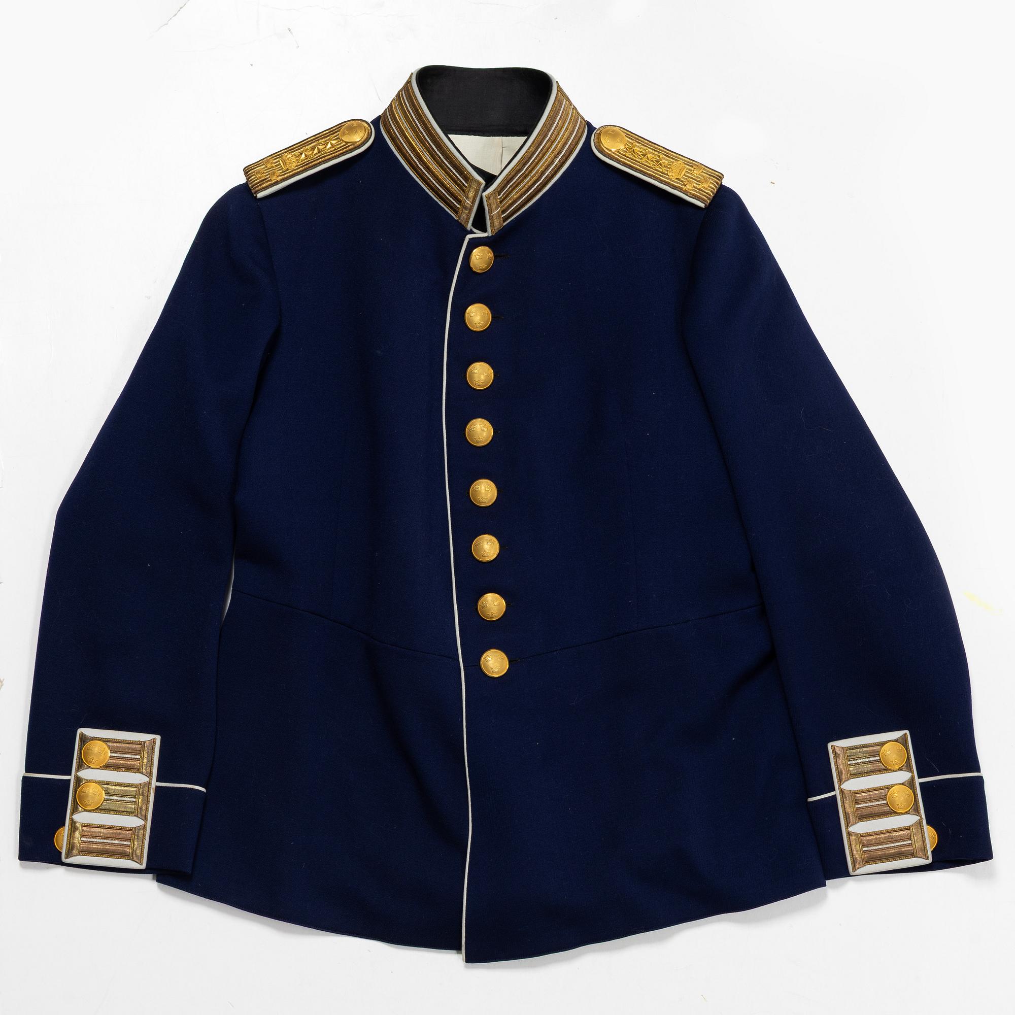 Uniform, svensk för grenadjärofficer, sydd av Bröderna Johnsson, Örebro.1917.