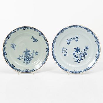 Matservis, 75 delar, "Ostindia", Rörstrand, samt en kinesisk tallrik, exportporslin, mönsterförlaga till "Ostindia".