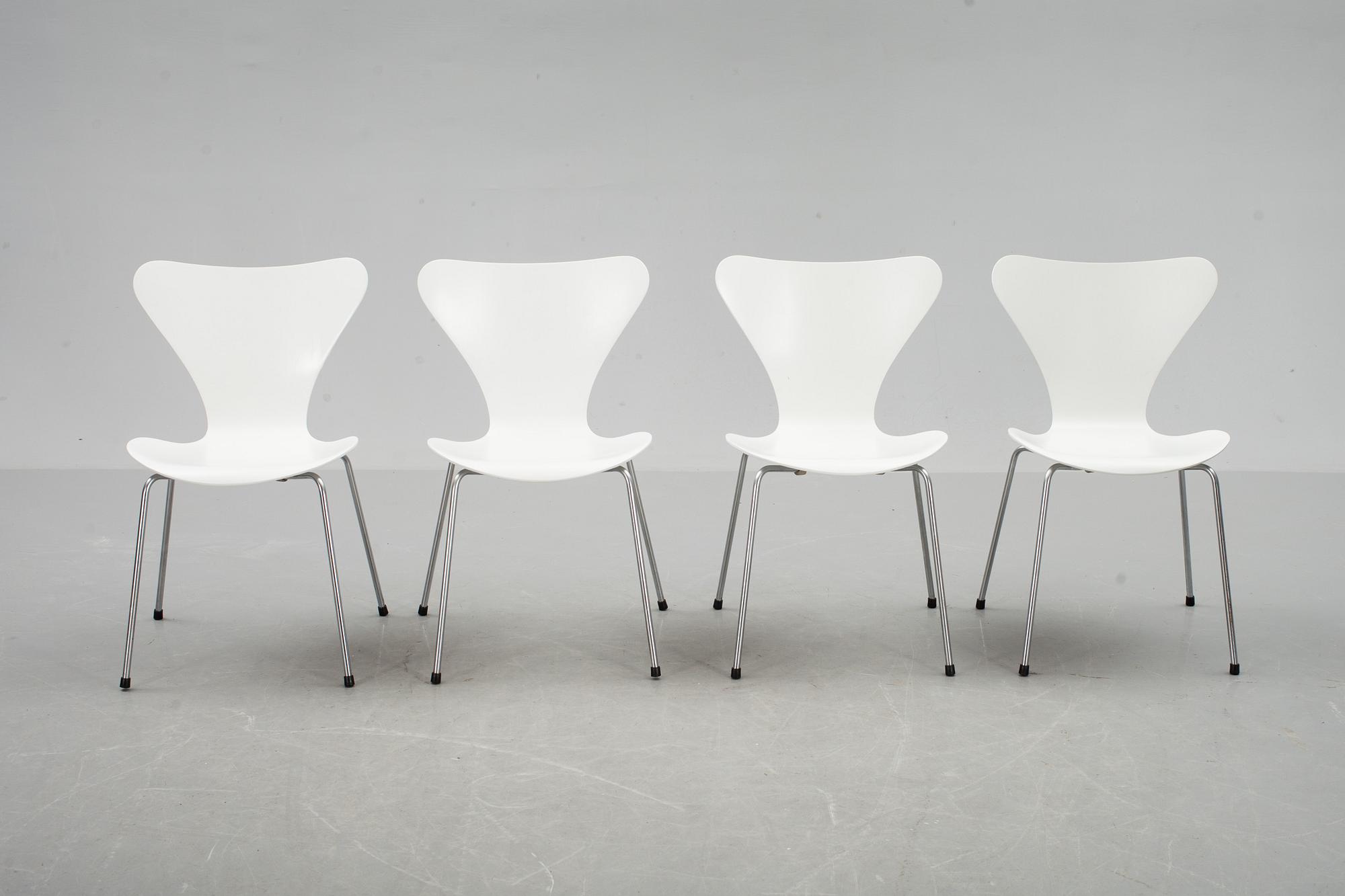 STOLAR, 4 st, "Sjuan", Arne Jacobsen för Fritz Hansen.