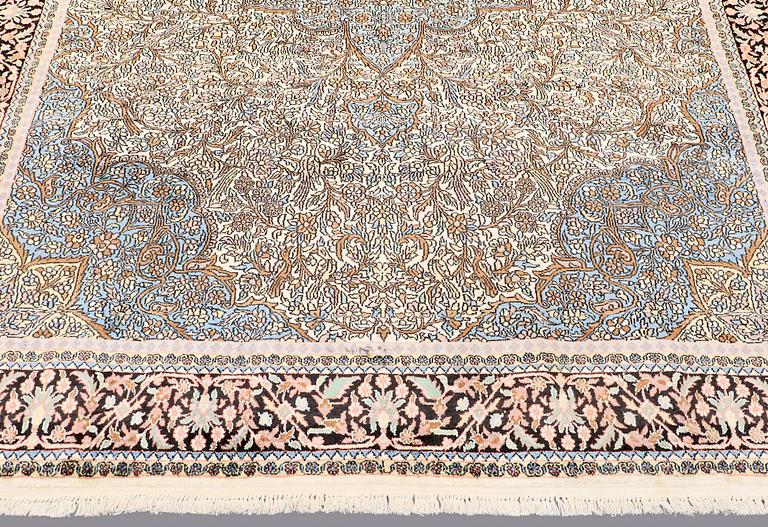 MATTA, Kashmir silke, ca 325x 210 cm.